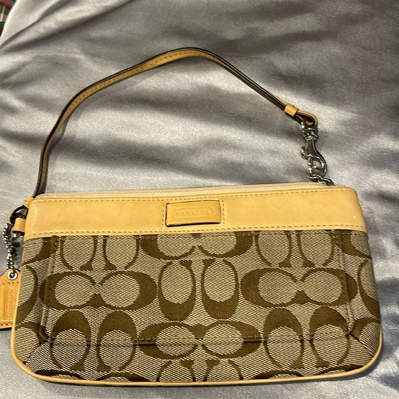 Coach Signature Wristlet - Picture 1 of 12